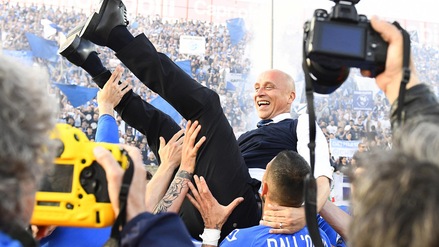 Brescia, è Serie A! Corini portato in trionfo