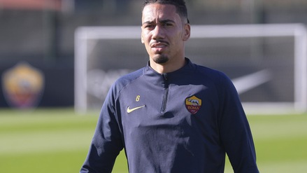Roma, speranza Smalling. Si allena col gruppo: può esserci con la Fiorentina
