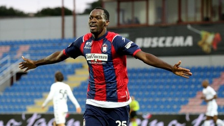 Inzaghi, altro ko: poker Crotone con super Simy