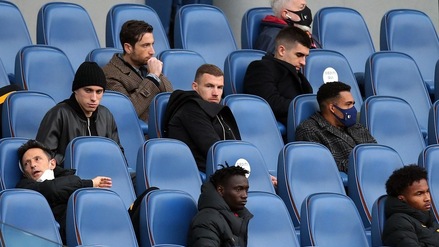 Dzeko, silenzio social e nessun 'like' ai compagni. E i tifosi lo attaccano