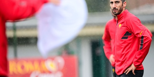 Roma, Mkhitaryan con le stampelle: ecco le sue condizioni