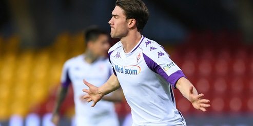 Vlahovic show, Fiorentina corsara a Benevento