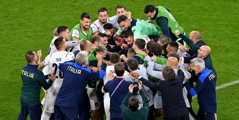 Italia, sostituirei le Notti magiche con Zalone