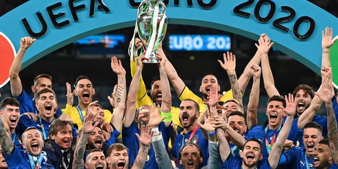 L'Italia batte l'Inghilterra ai rigori e vince gli Europei!