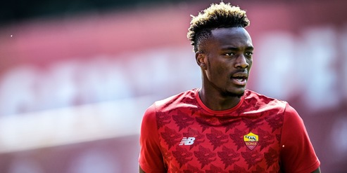 Roma, Abraham stringe i denti: allenamento in gruppo. Convocato per la Juve