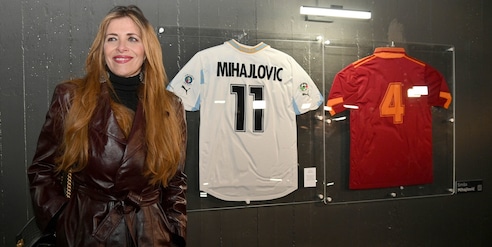 Mihajlovic tra le leggende dello sport: emozione e lacrime all'Olimpico, ecco chi c'era FOTO E VIDEO