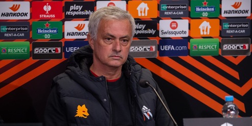 Furia Mourinho dopo Slavia-Roma: "Qualcuno non ha la mia professionalità"