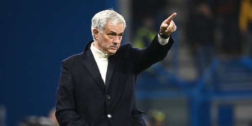 Mourinho show: "Parlo in portoghese perché...". Rivivi la diretta dopo Sassuolo-Roma