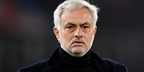 Mourinho: "Voglio restare a Roma, non sarò io ad andarmene" Rivivi la diretta