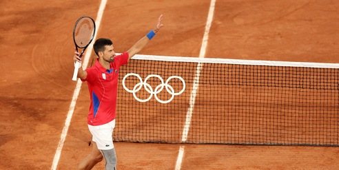 Bufera Djokovic: "Perché al posto di Sinner non poteva esserci Berrettini?"