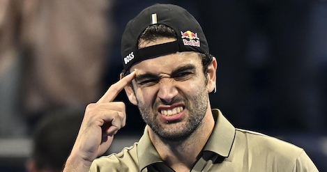 Berrettini-Tsitsipas, rivivi la diretta a Dubai: il greco vince in tre set e vola in semifinale