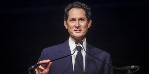 La lettera di Elkann, la Juve sparita e la Ferrari che stravince (ma non in pista)