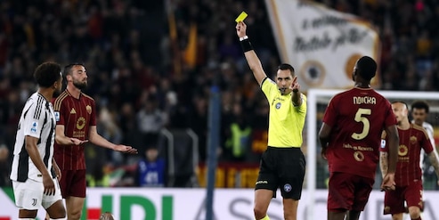 Moviola Roma-Juve: stile europeo per Colombo, non c'è rigore sul tocco con il braccio di Kelly