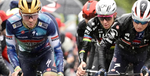 Liegi, salite e maltempo: che sfida tra Evenepoel e Pogacar