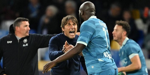 Napoli, lo show di Conte made in sud