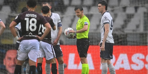 Moviola Torino-Inter, La Penna bravo su Çalhanoglu: il rigore è netto