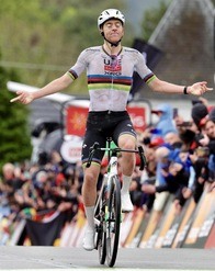 Pogacar, 100 (o quasi) di questi trionfi: conquistato il Delfinato, ora punta al Tour per la tripla cifra