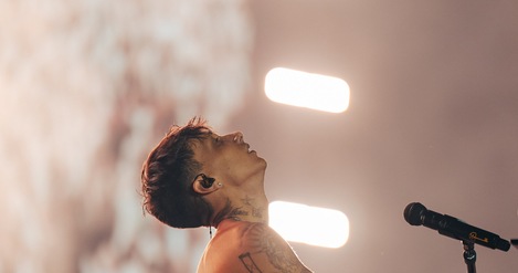 Ultimo fa impazzire Roma (e anche chi lo snobba): l'Olimpico ai suoi piedi