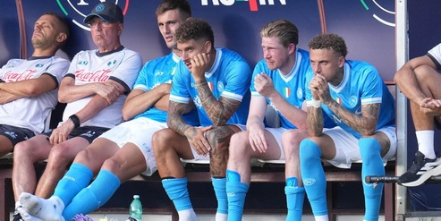 Napoli stremato: Conte va ko all'esordio