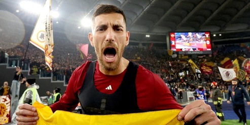 Pellegrini, dall'investitura di Totti all'anello di Mou: l'ex capitano in bilico