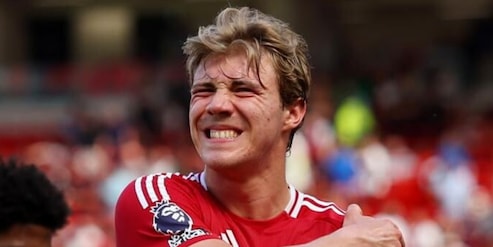 Il Napoli insiste per Hojlund: De Laurentiis vuole la doppia condizione