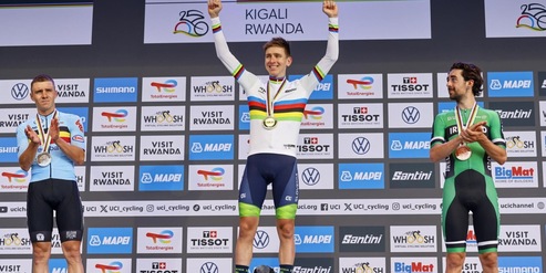 Ciclismo, Pogacar è ancora re del mondo a Kigali. E l'Italia sorride con Ciccone