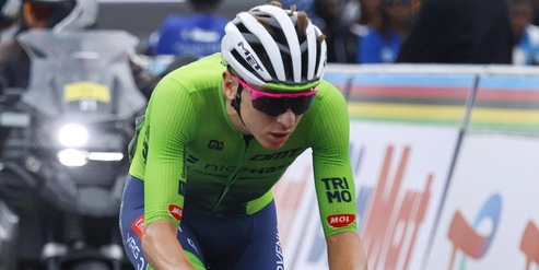 Pogacar, la vittoria al mondiale riapre il dibattito: lo sloveno ha superato anche Merckx?