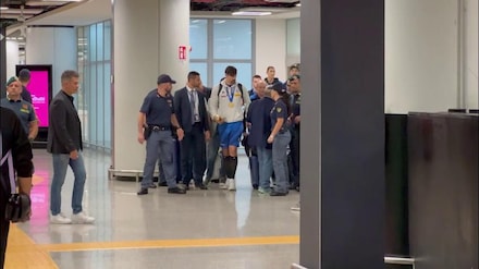 L'Italvolley torna in patria: Giannelli esce con la Coppa del Mondo in mano