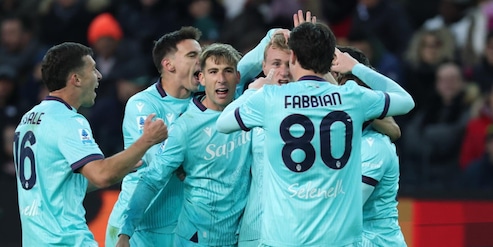 Bologna, sette vite e un volto solo