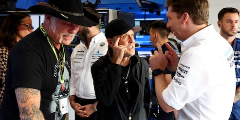 I Metallica sbarcano nel paddock di F1 in Qatar