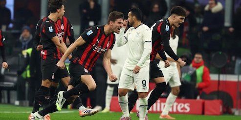 Il Milan batte la Lazio a San Siro. Yildiz trascina la Juve contro il Cagliari