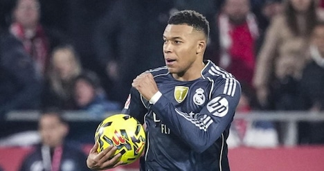 Mbappé salva il Real. Derby al Betis, ma è caos a Siviglia: partita interrotta per lancio di oggetti