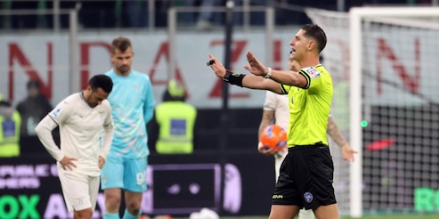 Perché non è stato dato il rigore alla Lazio: l’analisi di Rocchi e il trucco dell’arbitro. Ora si cambia