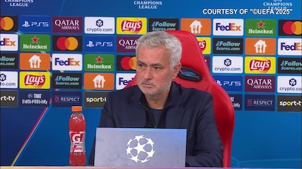 Benfica, Mourinho e la frase in conferenza stampa che fa impazzire tutti i tifosi della Roma