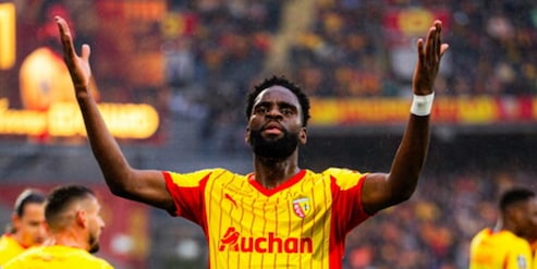 Ligue 1, il Lens batte il Nizza e vola in testa alla classifica