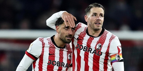 Bundesliga, show Friburgo: spettacolare 4-3 al Wolfsburg. Rallentano Stoccarda e Eintracht