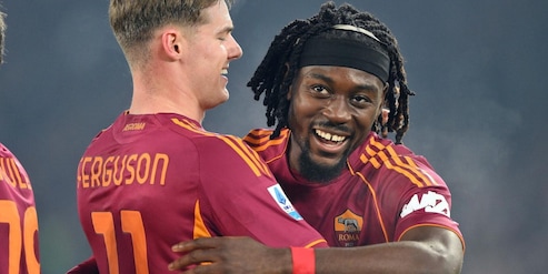 La Roma cala il tris contro il Genoa, Gasperini torna quarto in classifica: quante emozioni per il ritorno di De Rossi all'Olimpico!