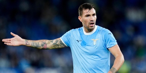 Lazio, porte girevoli sul mercato: sirene arabe per Romagnoli, il Brentford punta Cancellieri. E in entrata...