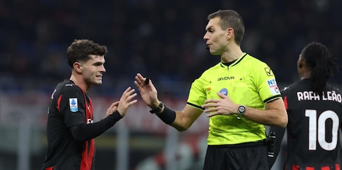 Moviola Milan-Lecce: pochi fischi per Zufferli, regolare la rete di Fullkrug