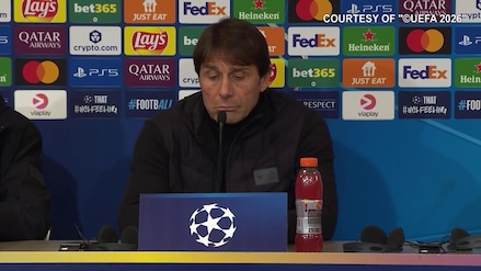 Conte usa l'ironia: "Fantastico giocare 9 gare in 27 giorni. Sul mercato..."