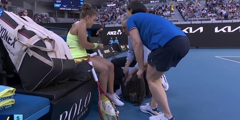 Mal di stomaco e la fuga in bagno: Jasmine Paolini e l'eliminazione da incubo agli Australian Open