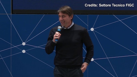 Conte e la panchina d'oro: "Premio speciale, condivido con la mia squadra"