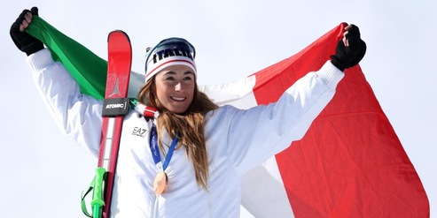 Goggia favolosa, dalle lacrime al pensiero commovente per Elena Fanchini: "Mi ha aiutato anche lei..."