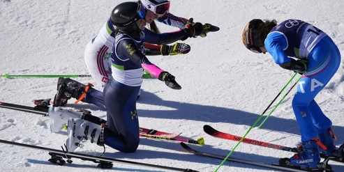 Sara Hector e l'emozionante racconto: "Ecco perché mi sono inchinata a Brignone". Fede: "Ero un po' a disagio..."