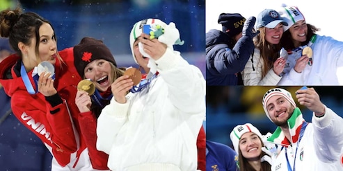 Medaglia, inno e... selfie: da Tabanelli a Brignone e Constantini, l'immancabile foto ricordo sul podio