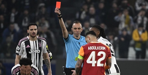Juve sotto accusa in Portogallo per le proteste all'arbitro di Champions: "L'importante è solo far rumore"