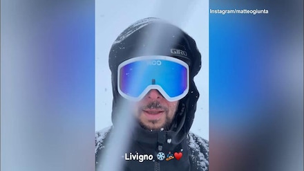 Matteo Giunta sommerso dalla neve: "Livigno non si smentisce mai"