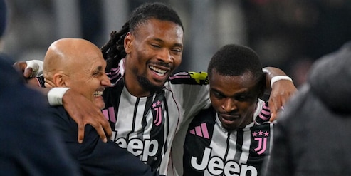 La Juve travolge il Pisa. Impresa dell'Italrugby