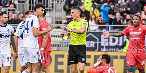 La moviola di Cagliari-Como 1-2: Marinelli sbaglia, non c'è simulazione di Esposito