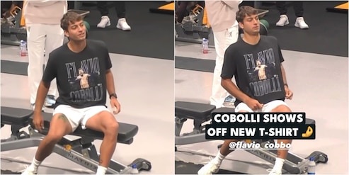 Cobolli è diventato Hulk: a Miami mostra con orgoglio la sua maglia per la Coppa Davis